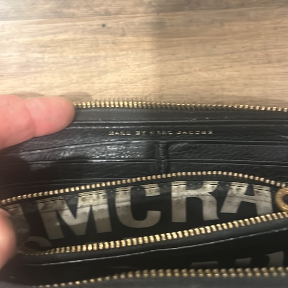 Marc by Marc Jacobs black wallet - Picture 3 of 3
